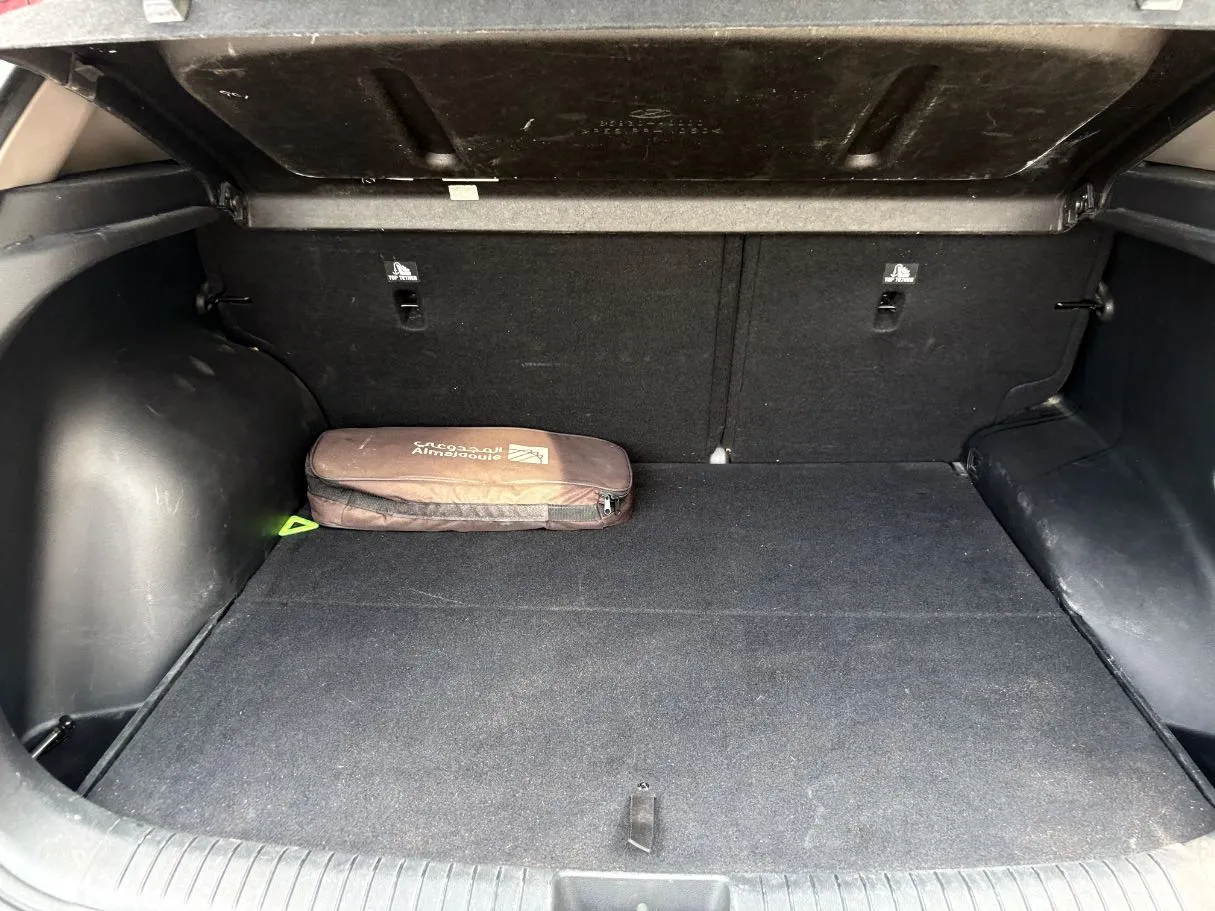 Car image 25