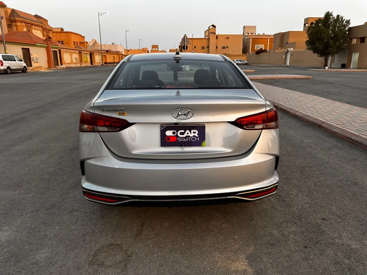 Car image 6