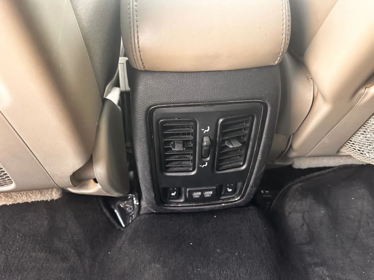 Car image 27