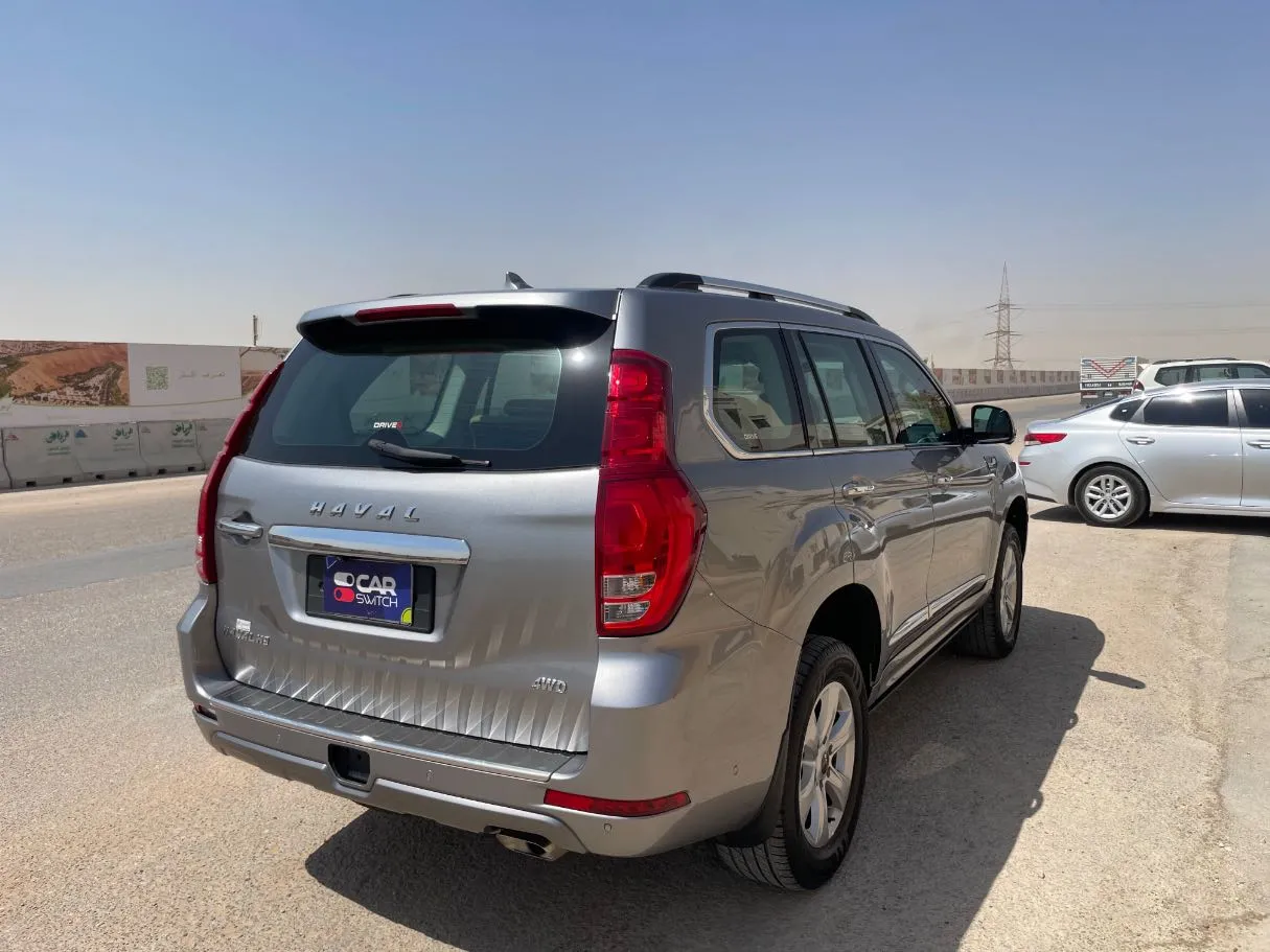Car image 5