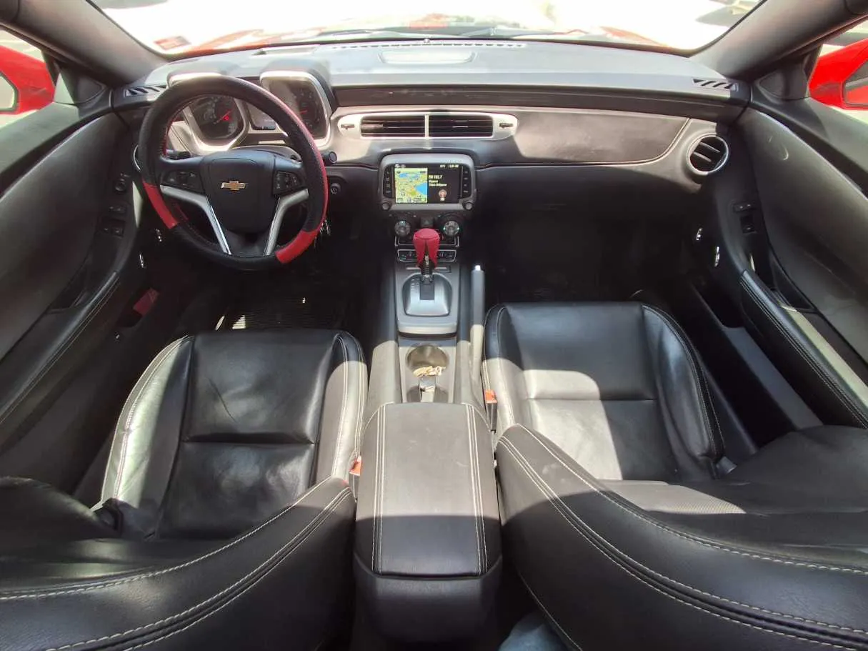 Car image 16