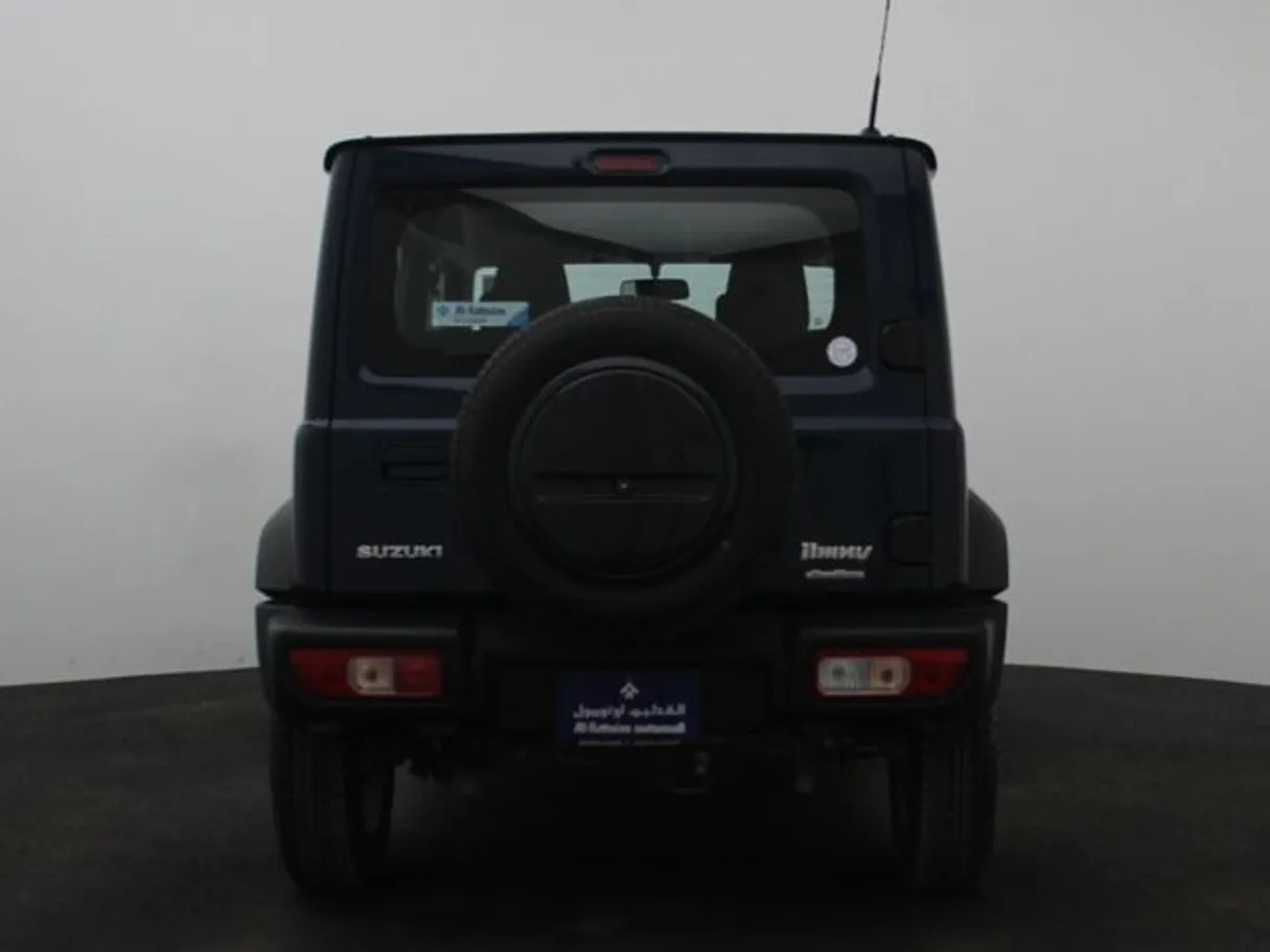 Car image 12