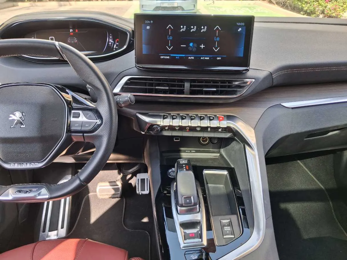 Car image 18