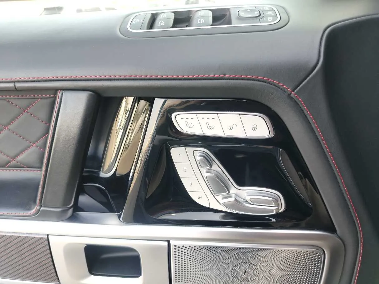 Car image 34