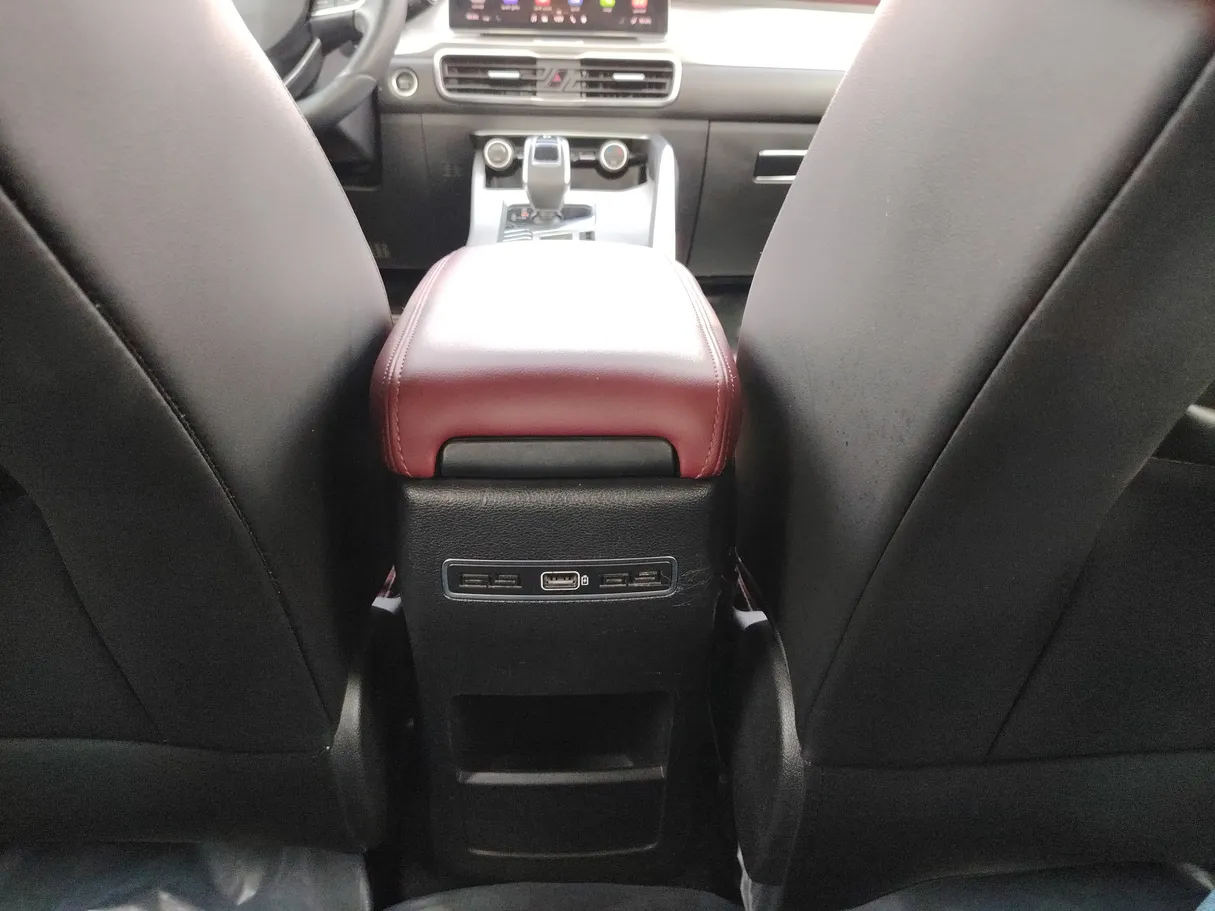 Car image 36