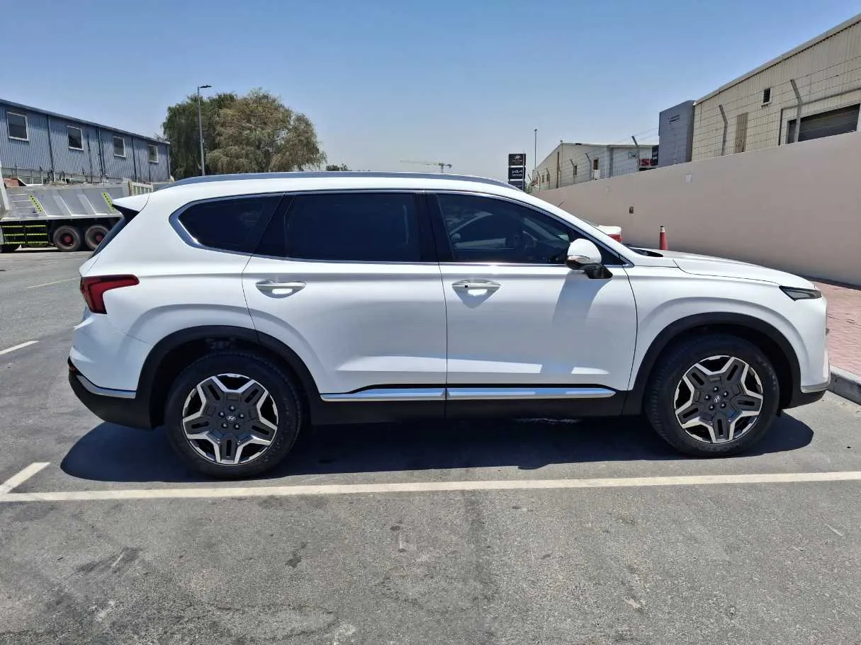 Car image 8
