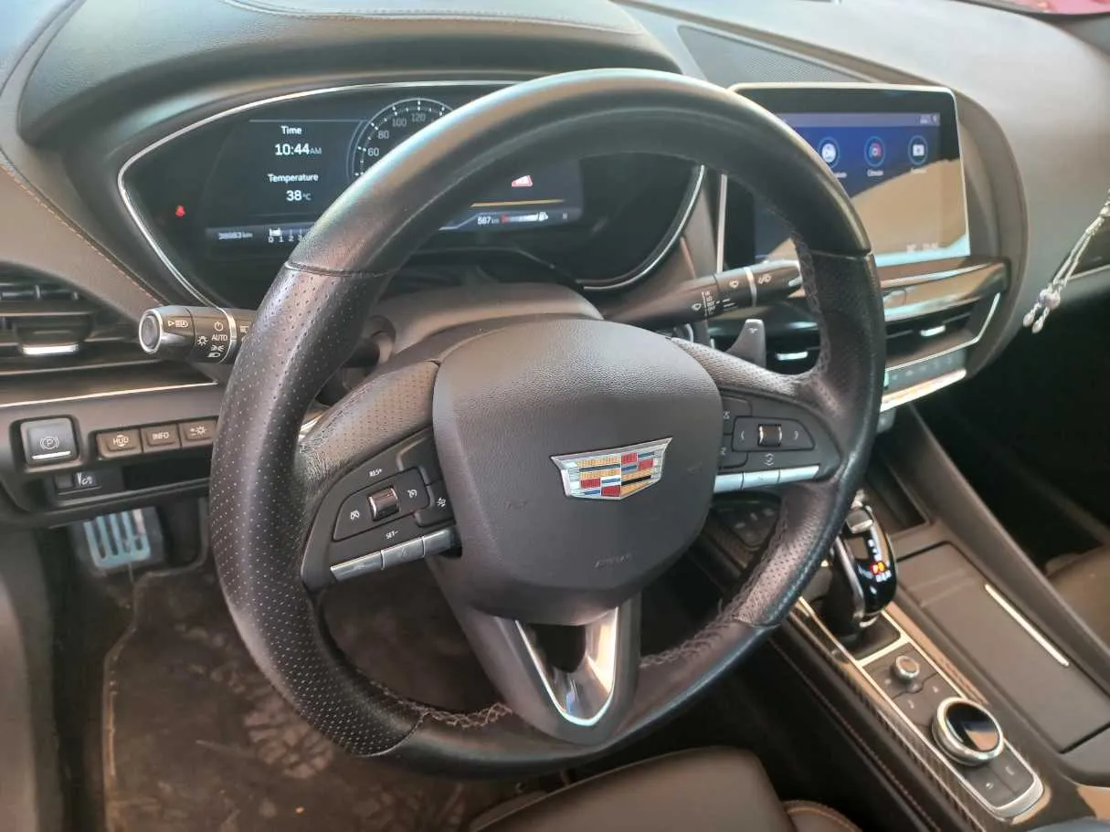 Car image 17