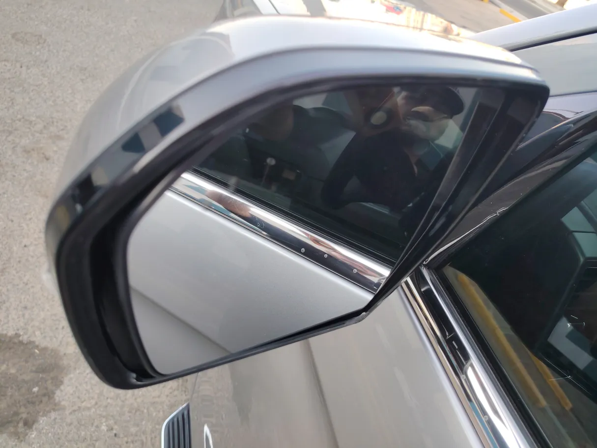 Car image 38