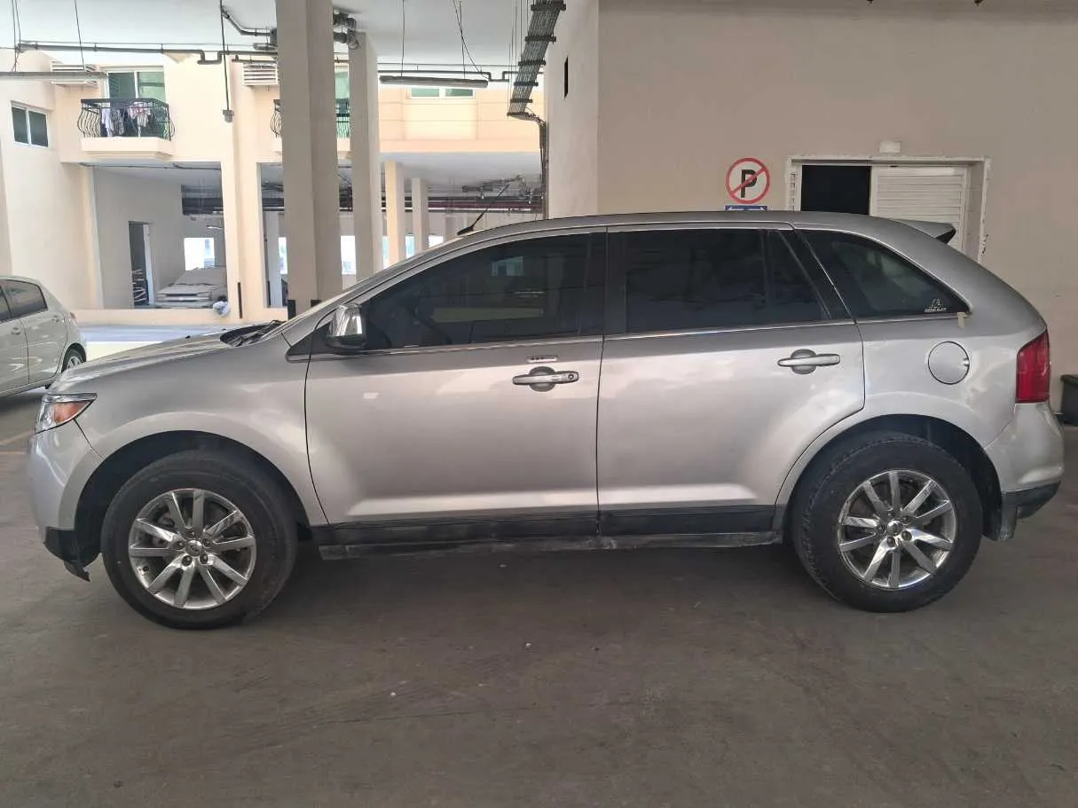 Car image 8