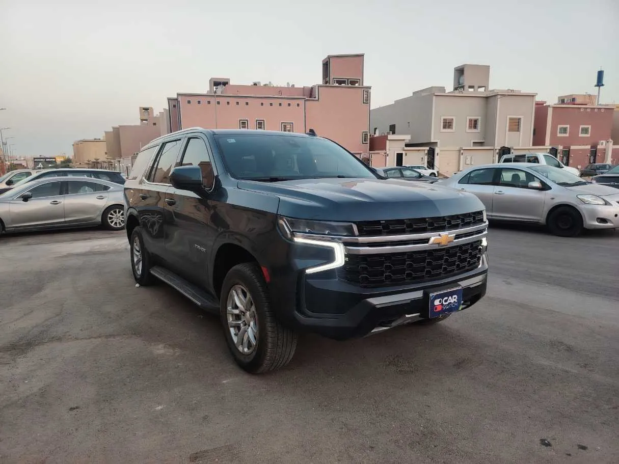 Car image 3