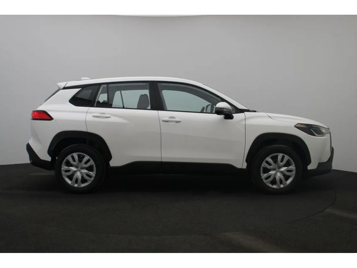 Car image 13