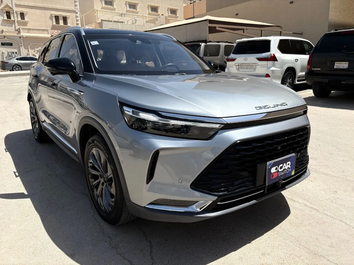 Car image 3
