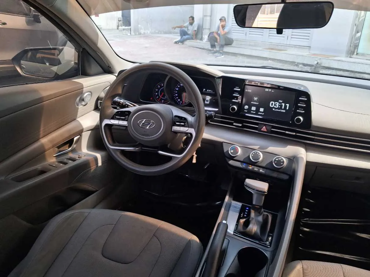 Car image 17