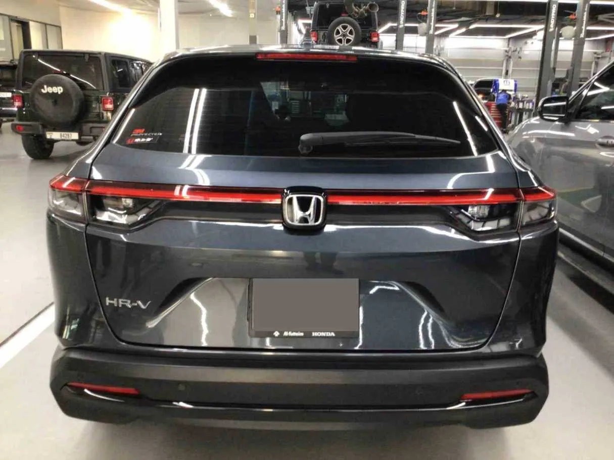Car image 6