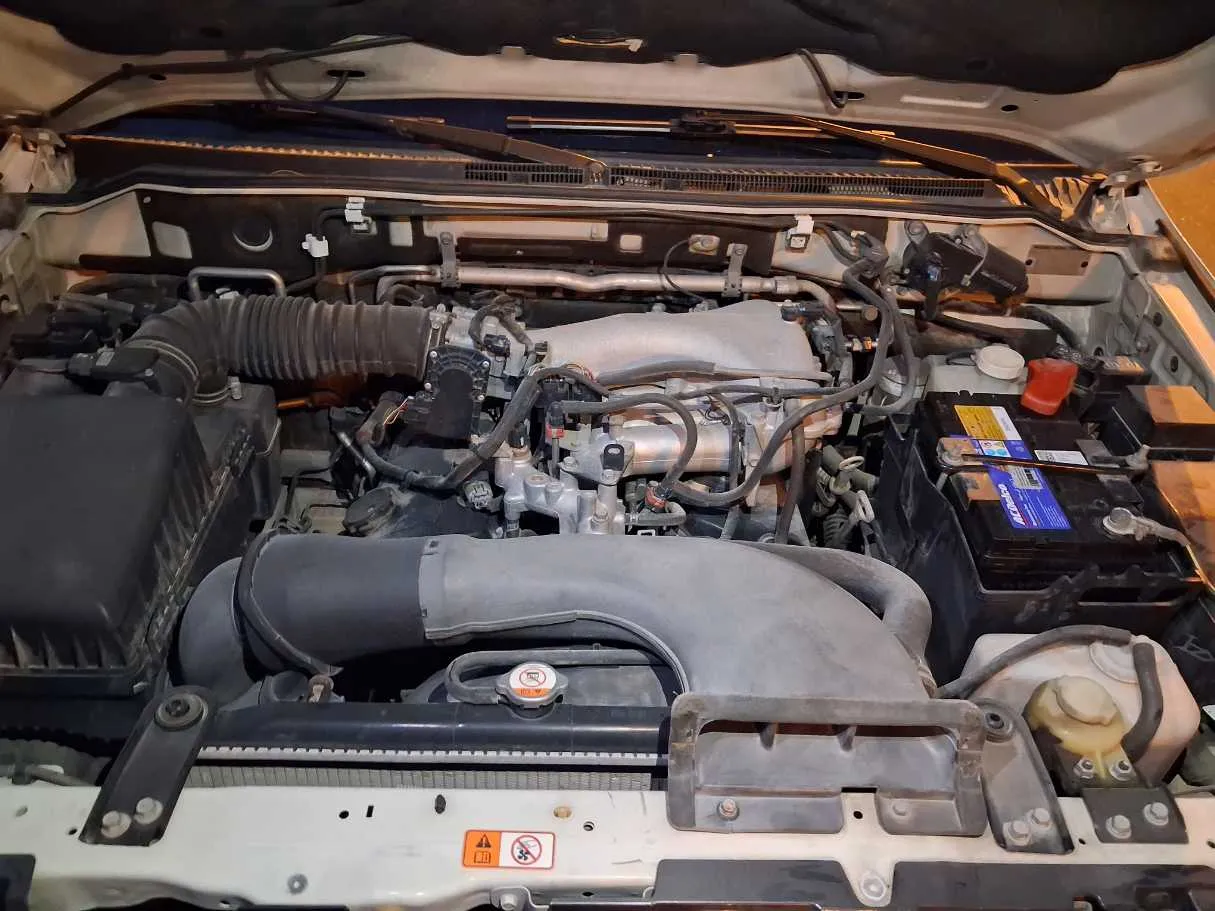 Car image 19