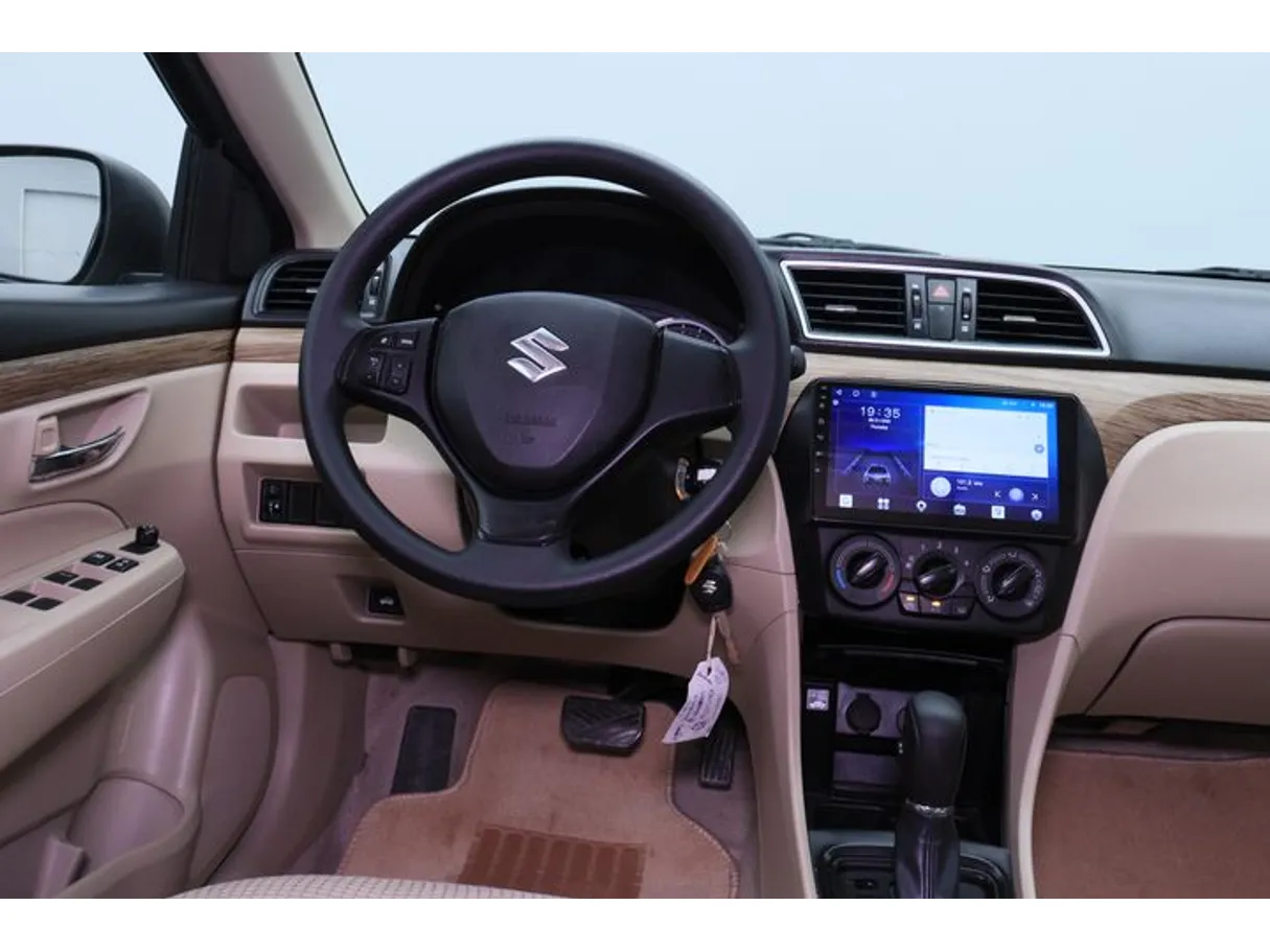 Car image 15