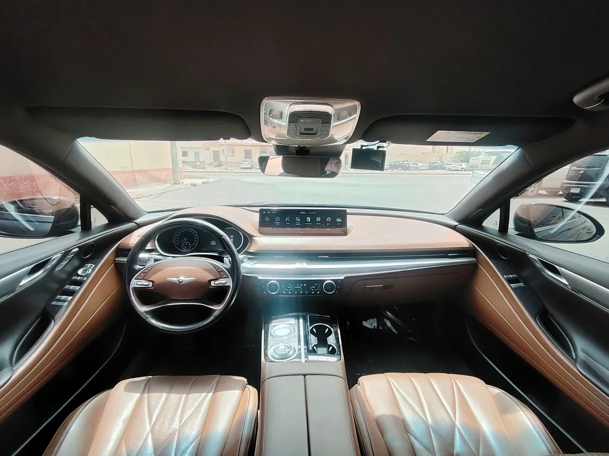 Car image 18