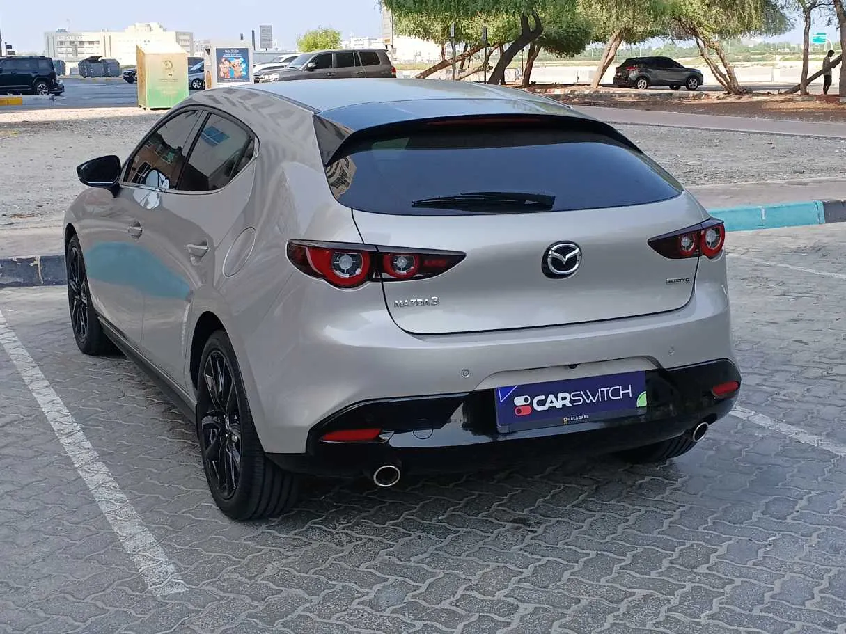 Car image 7
