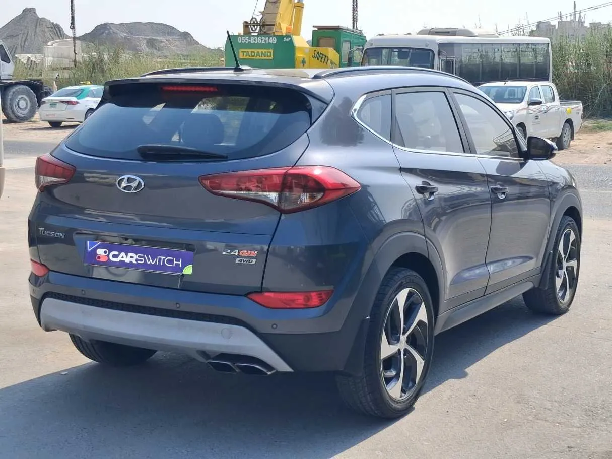 Car image 5
