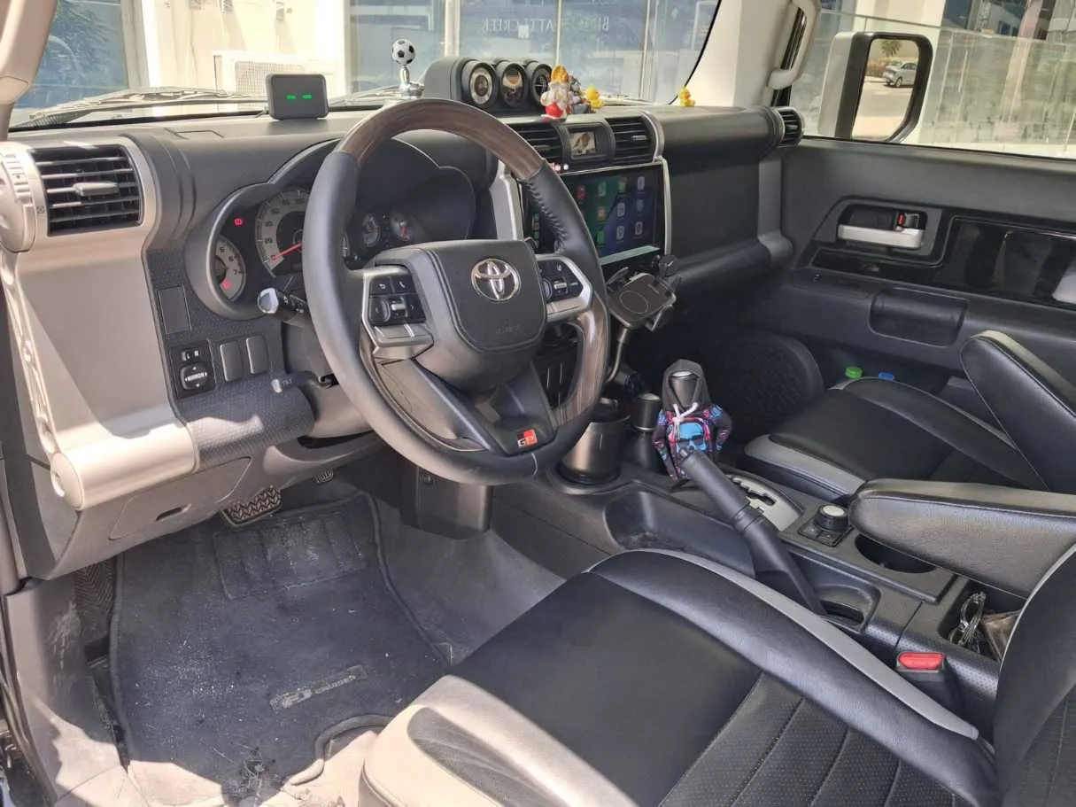 Car image 13