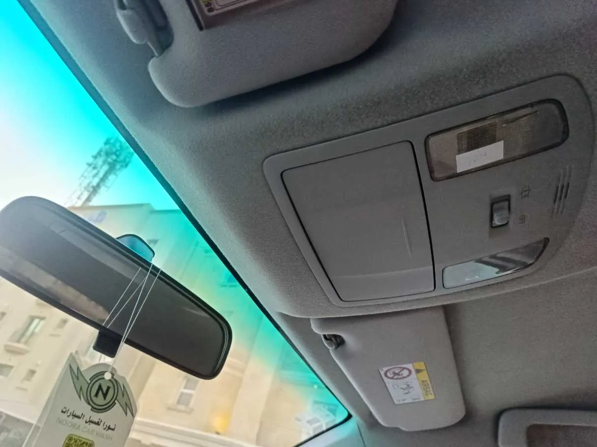 Car image 24