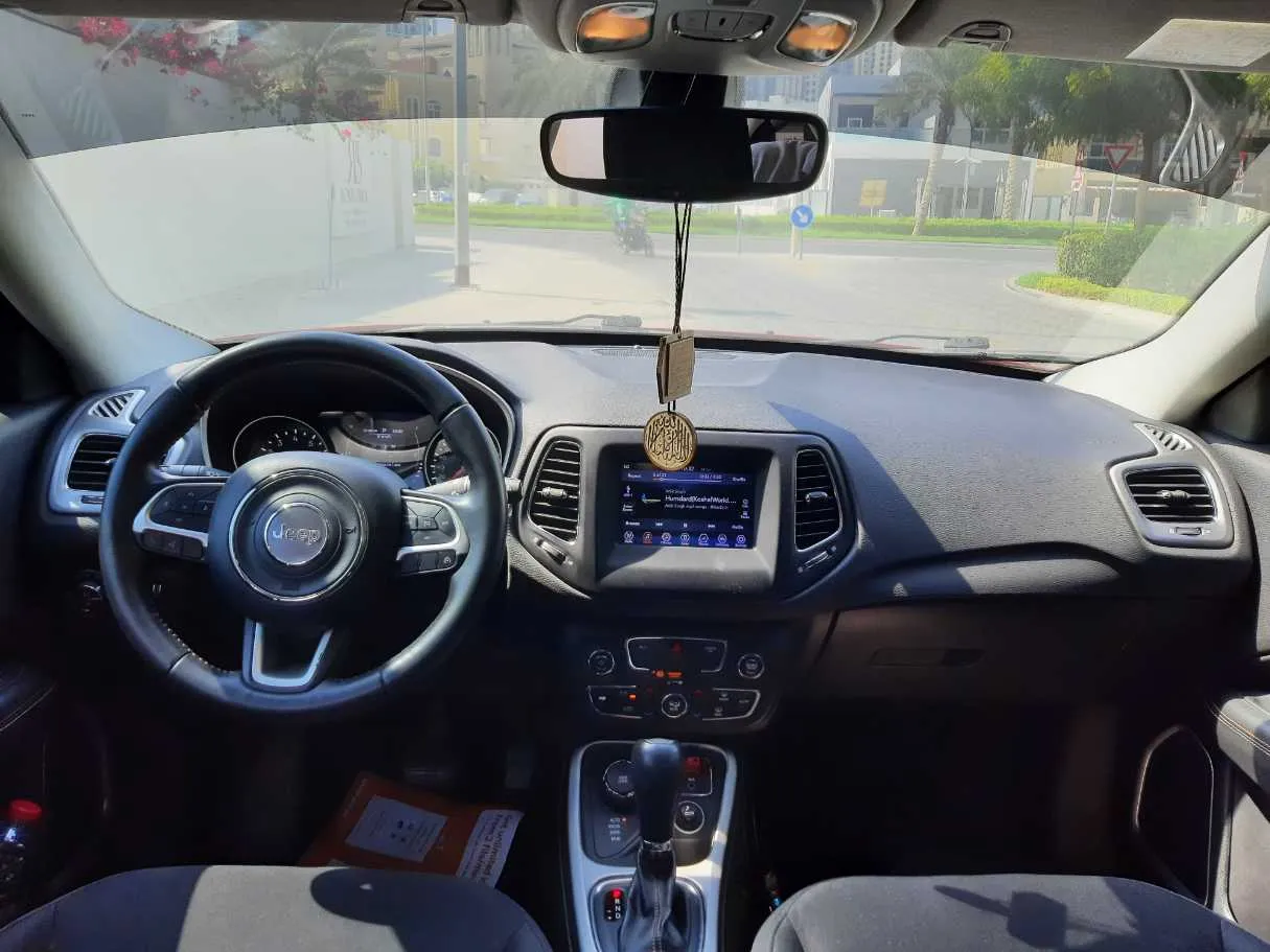 Car image 16