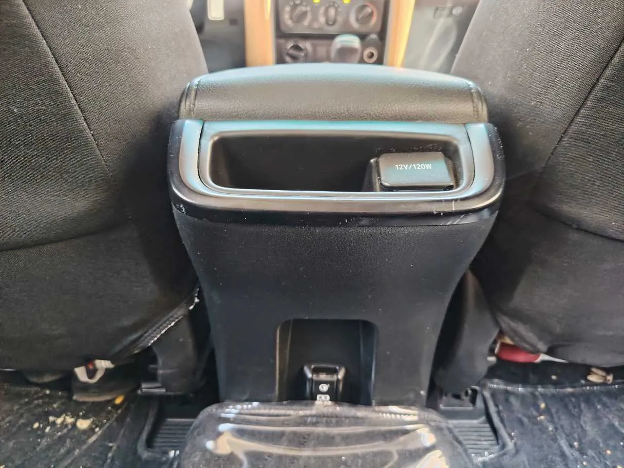 Car image 26