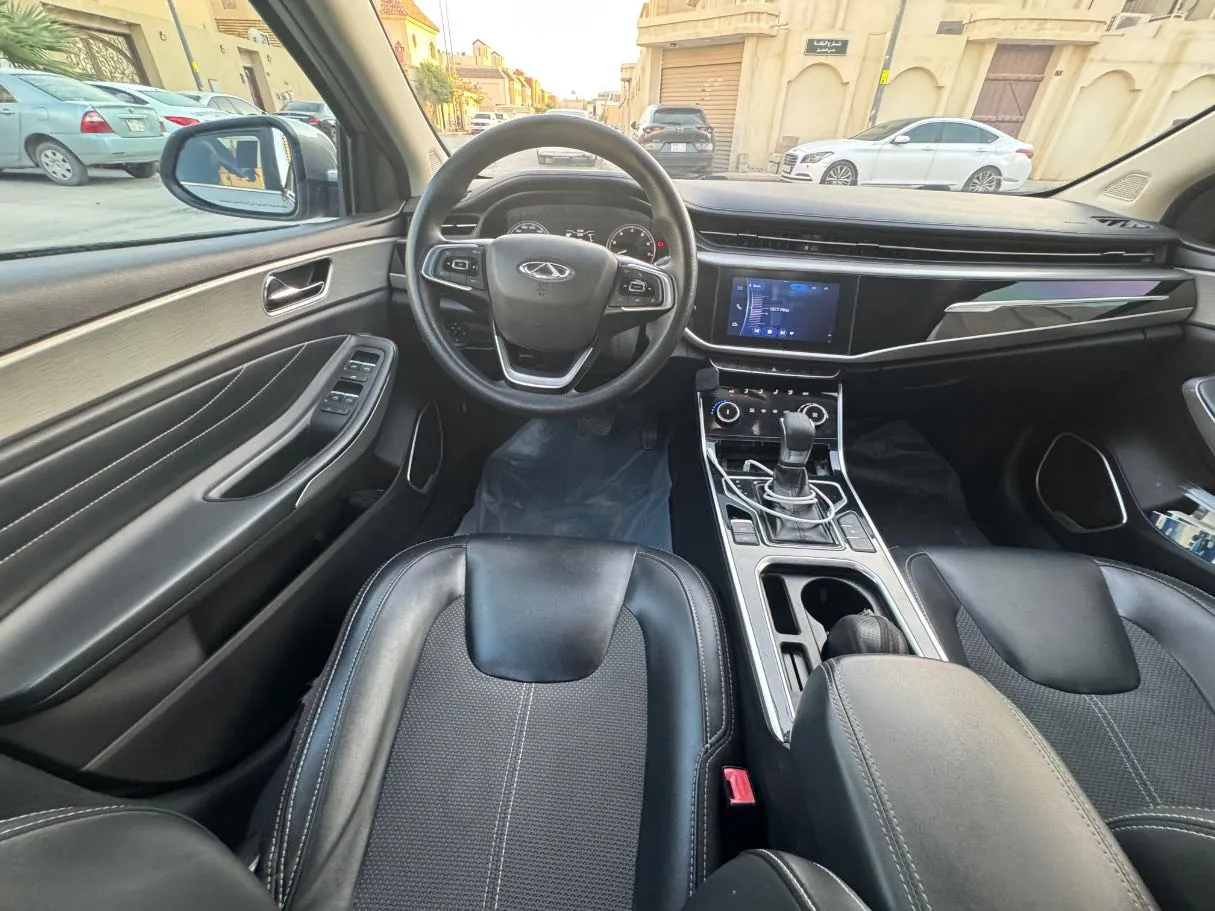 Car image 15