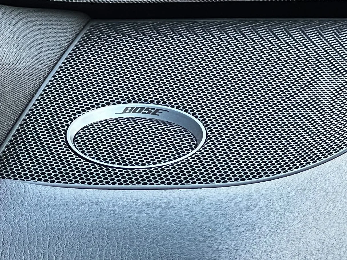 Car image 24