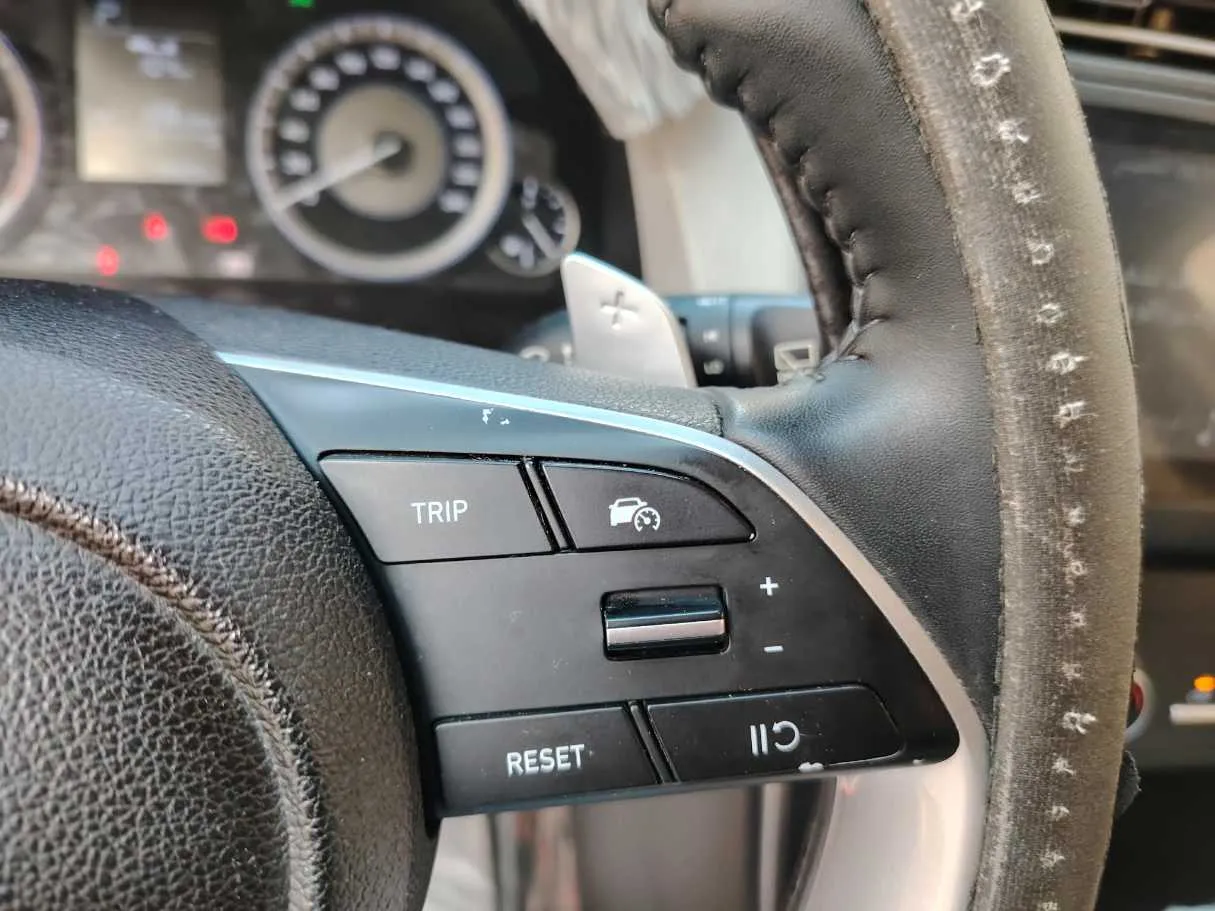 Car image 37
