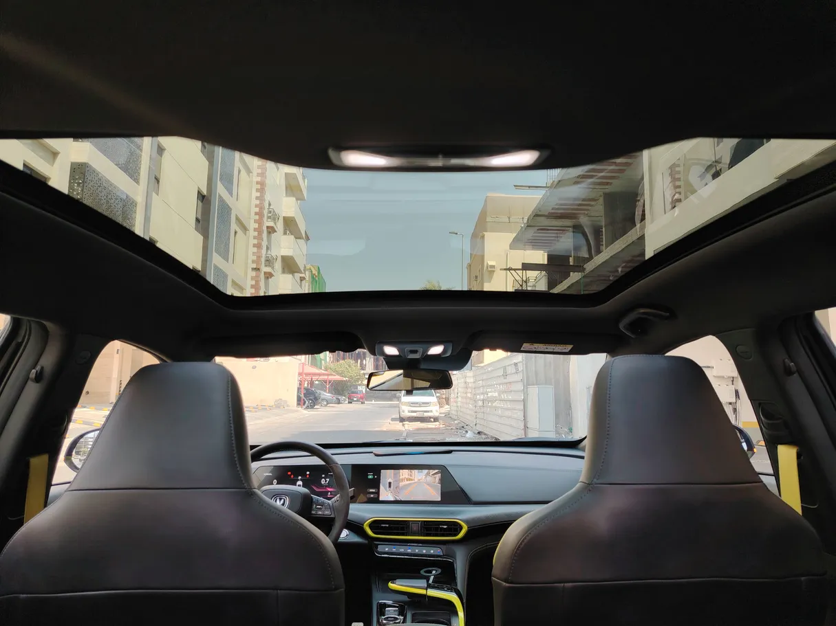 Car image 18