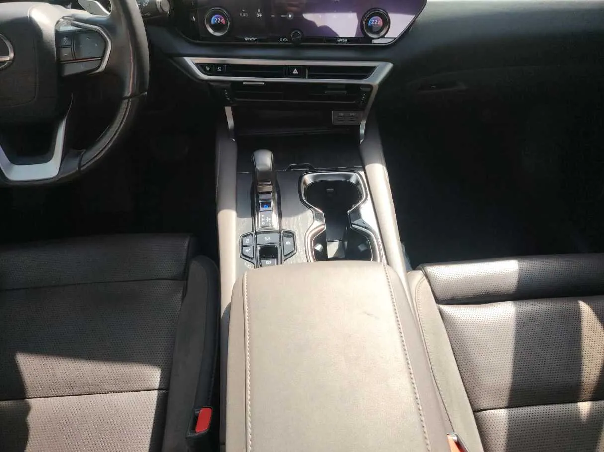 Car image 21