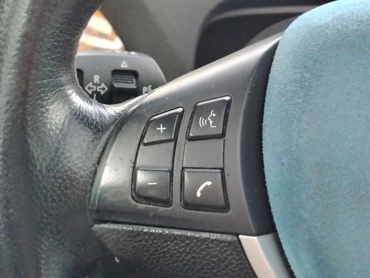 Car image 32
