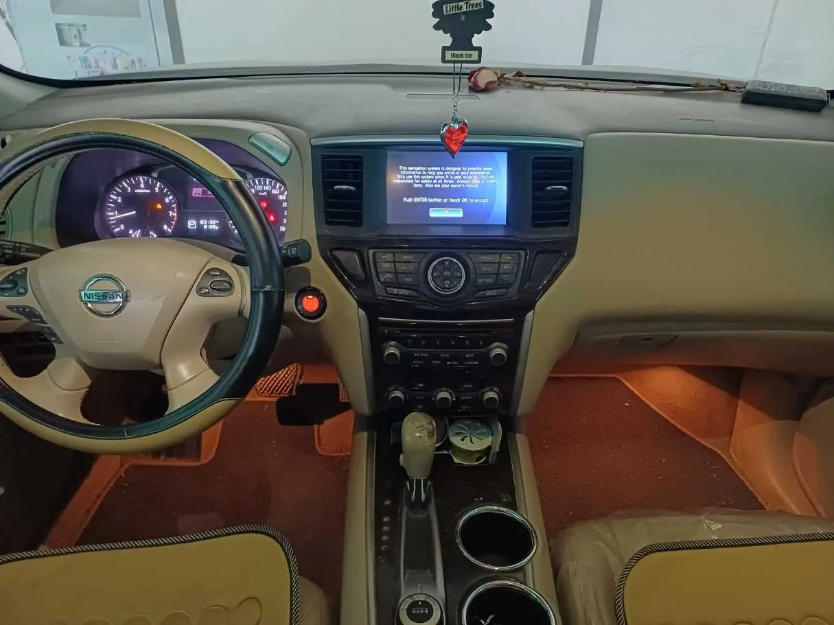 Car image 17