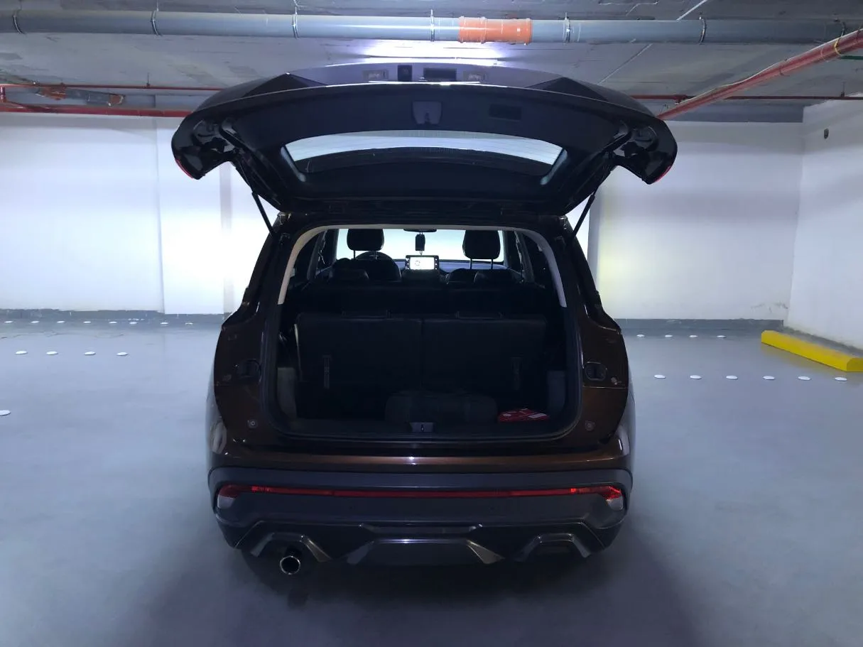 Car image 21