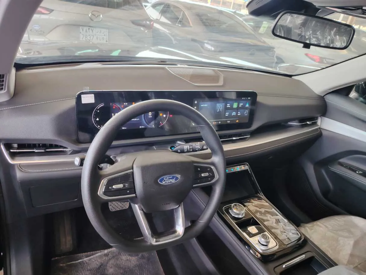 Car image 15