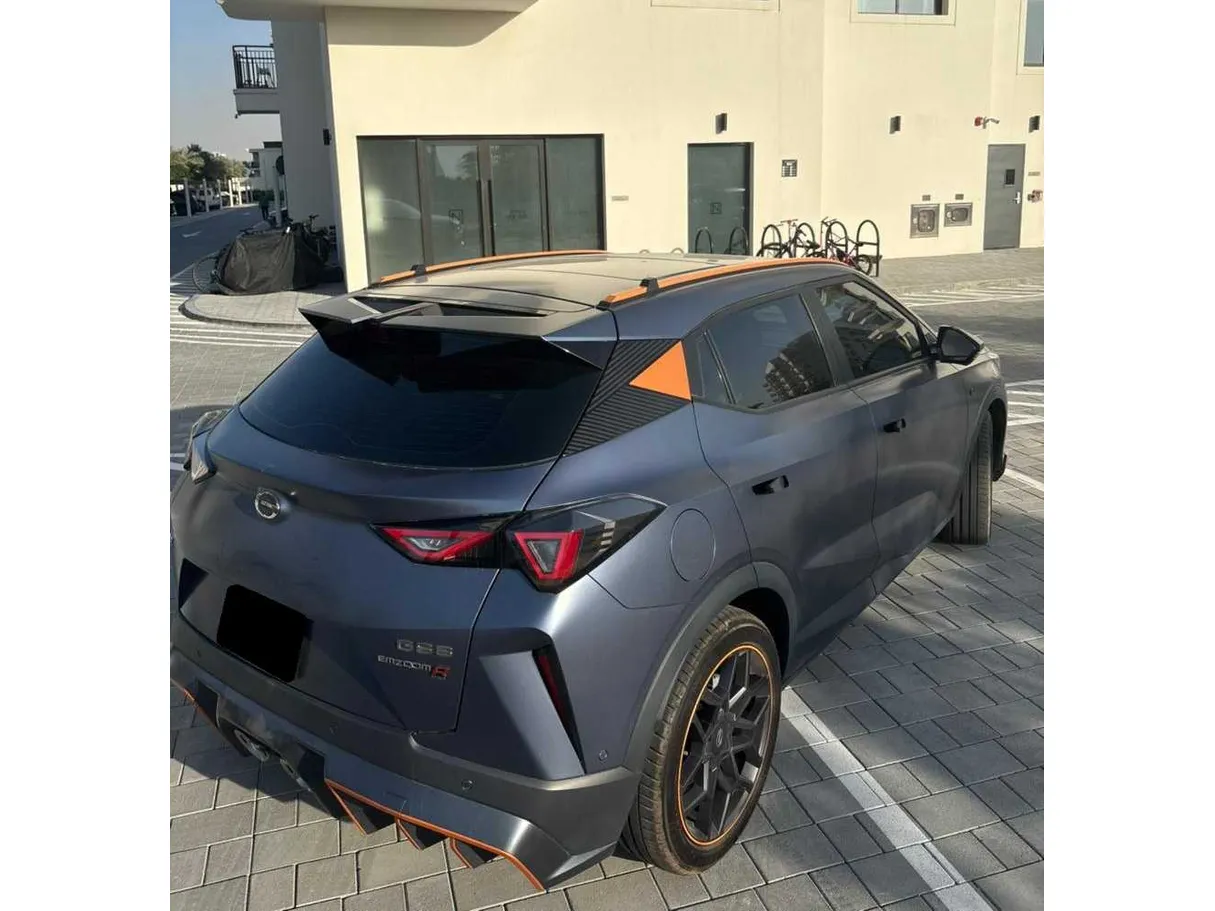 Car image 3