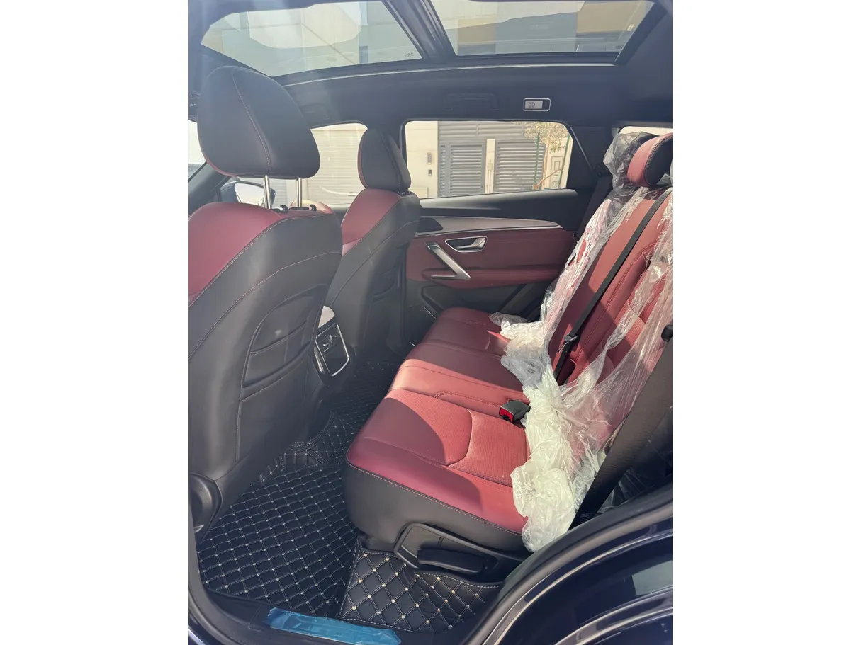 Car image 13