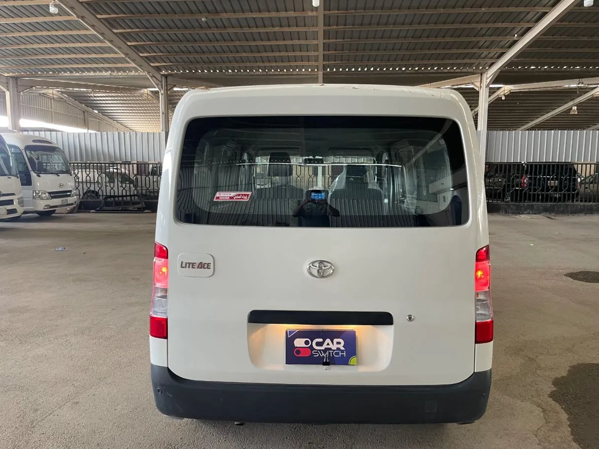 Car image 6