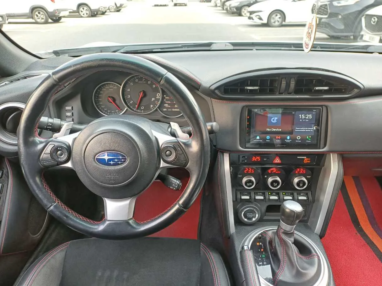 Car image 17