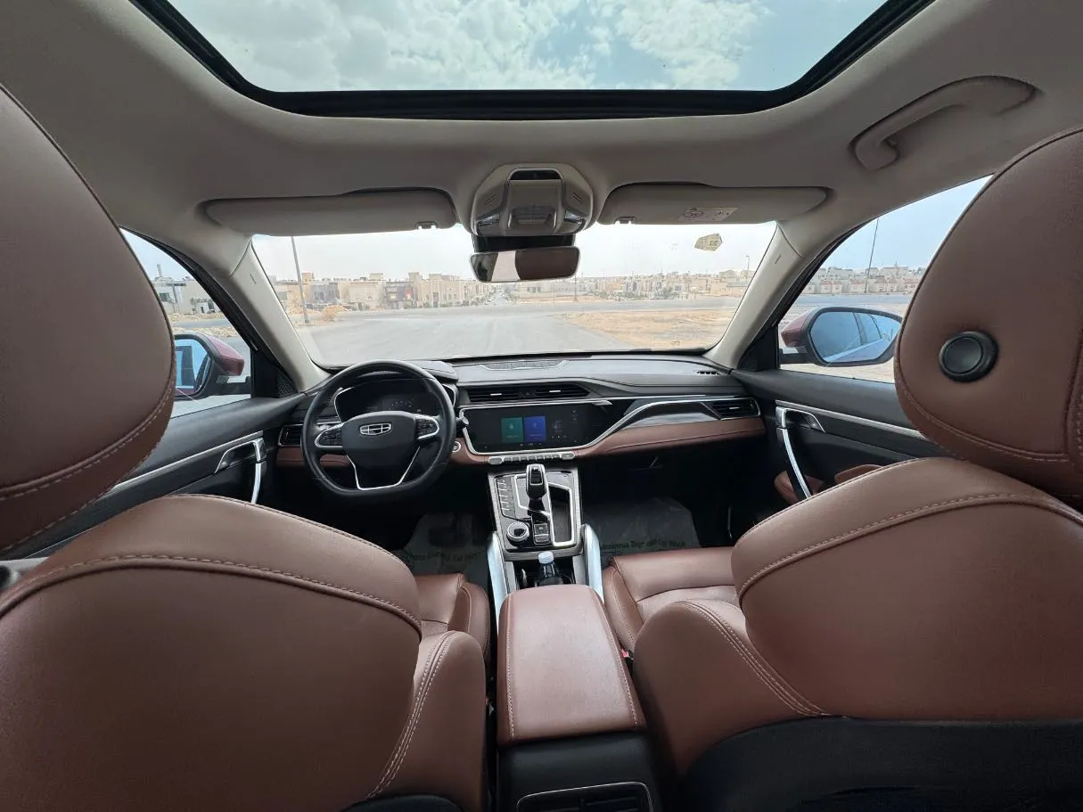 Car image 14