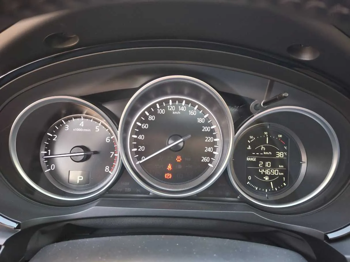 Car image 17