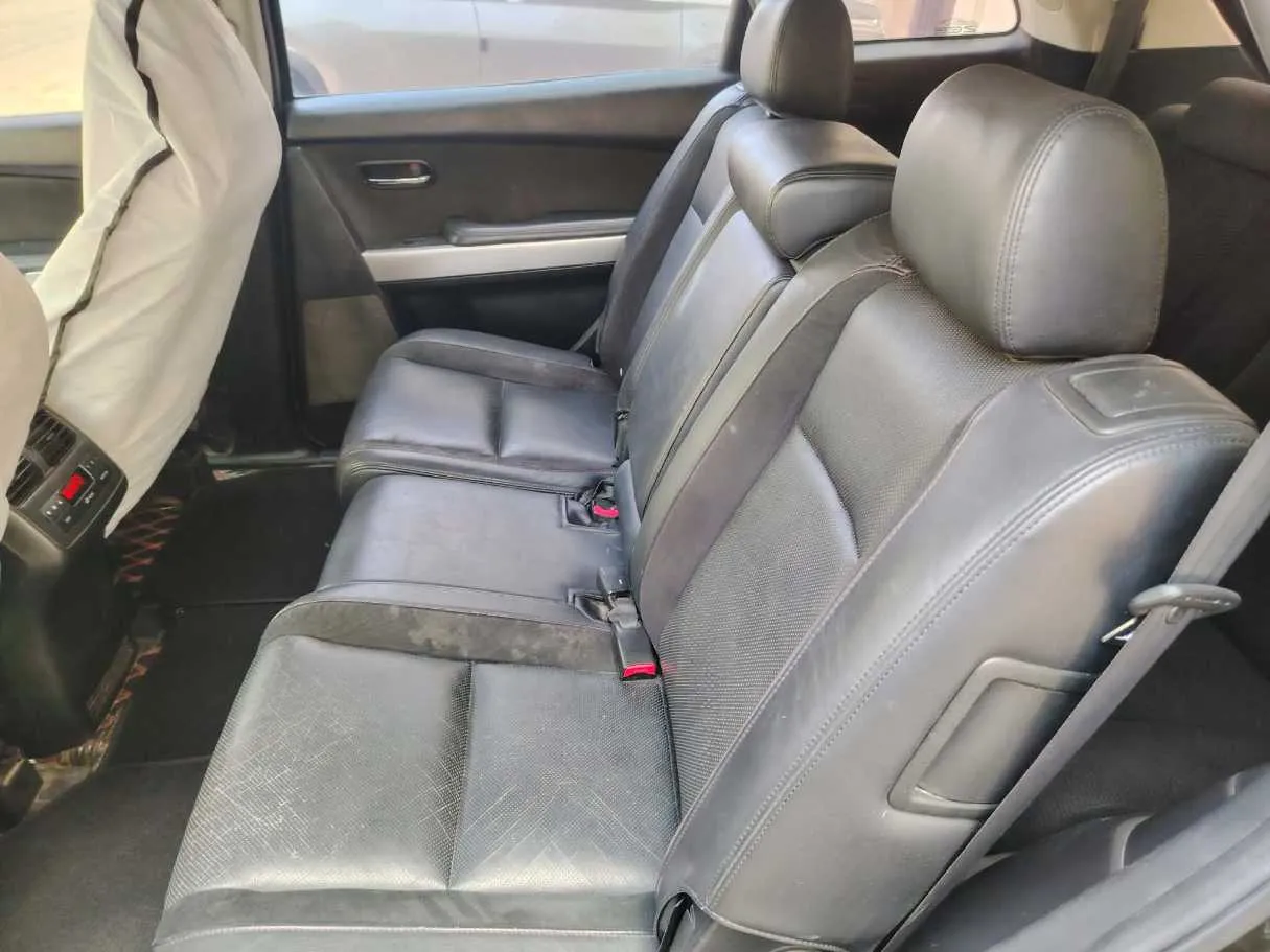 Car image 20