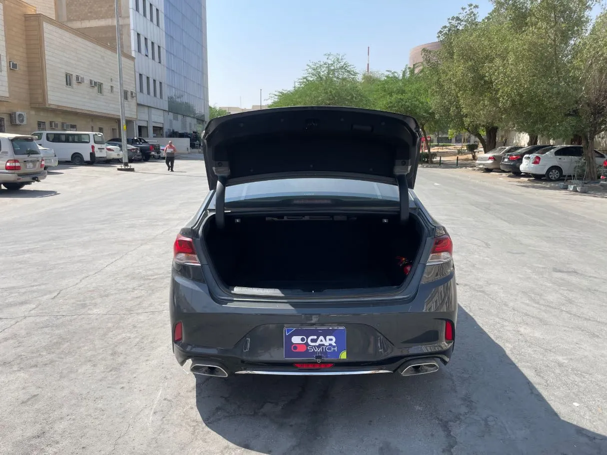 Car image 22