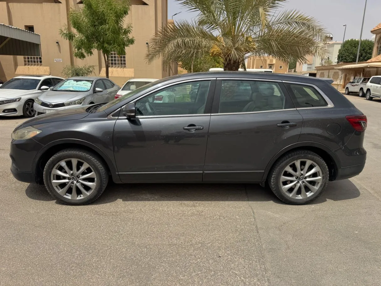 Car image 8