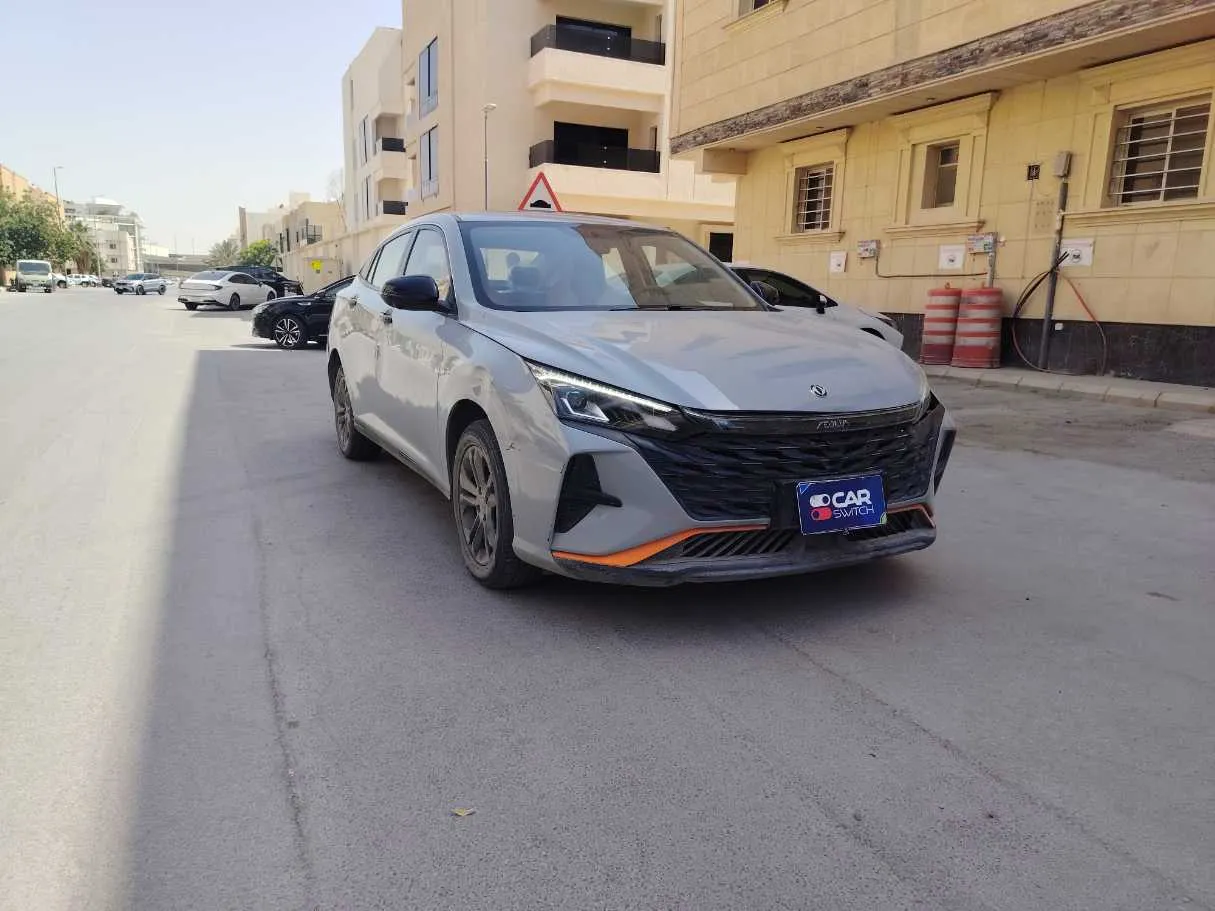 Car image 3