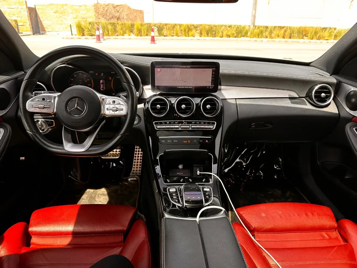 Car image 16