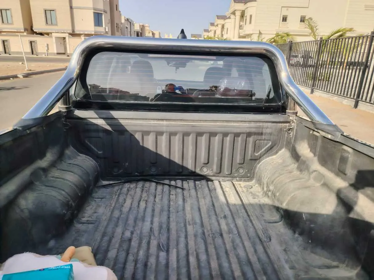 Car image 26