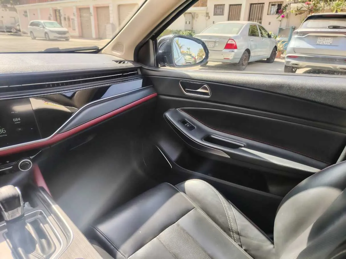 Car image 29