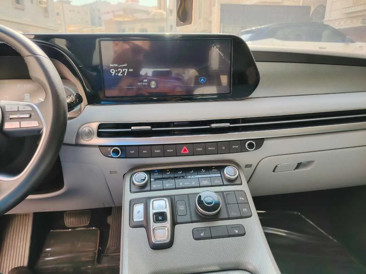 Car image 27
